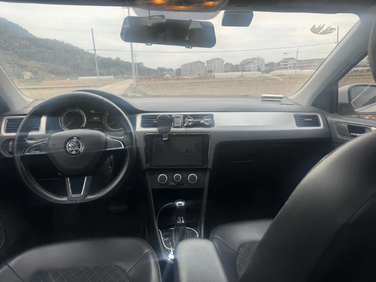 2019 SWM G01 1.5T 156HP L4 6AT,autocango,china used car exporter,china ev exporter,chinese used car exporter,chinese used ev exporter