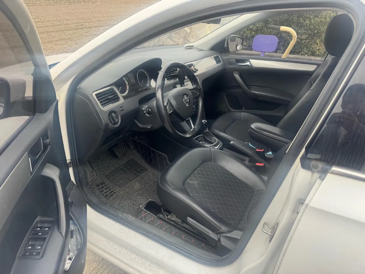 2019 SWM G01 1.5T 156HP L4 6AT,autocango,china used car exporter,china ev exporter,chinese used car exporter,chinese used ev exporter