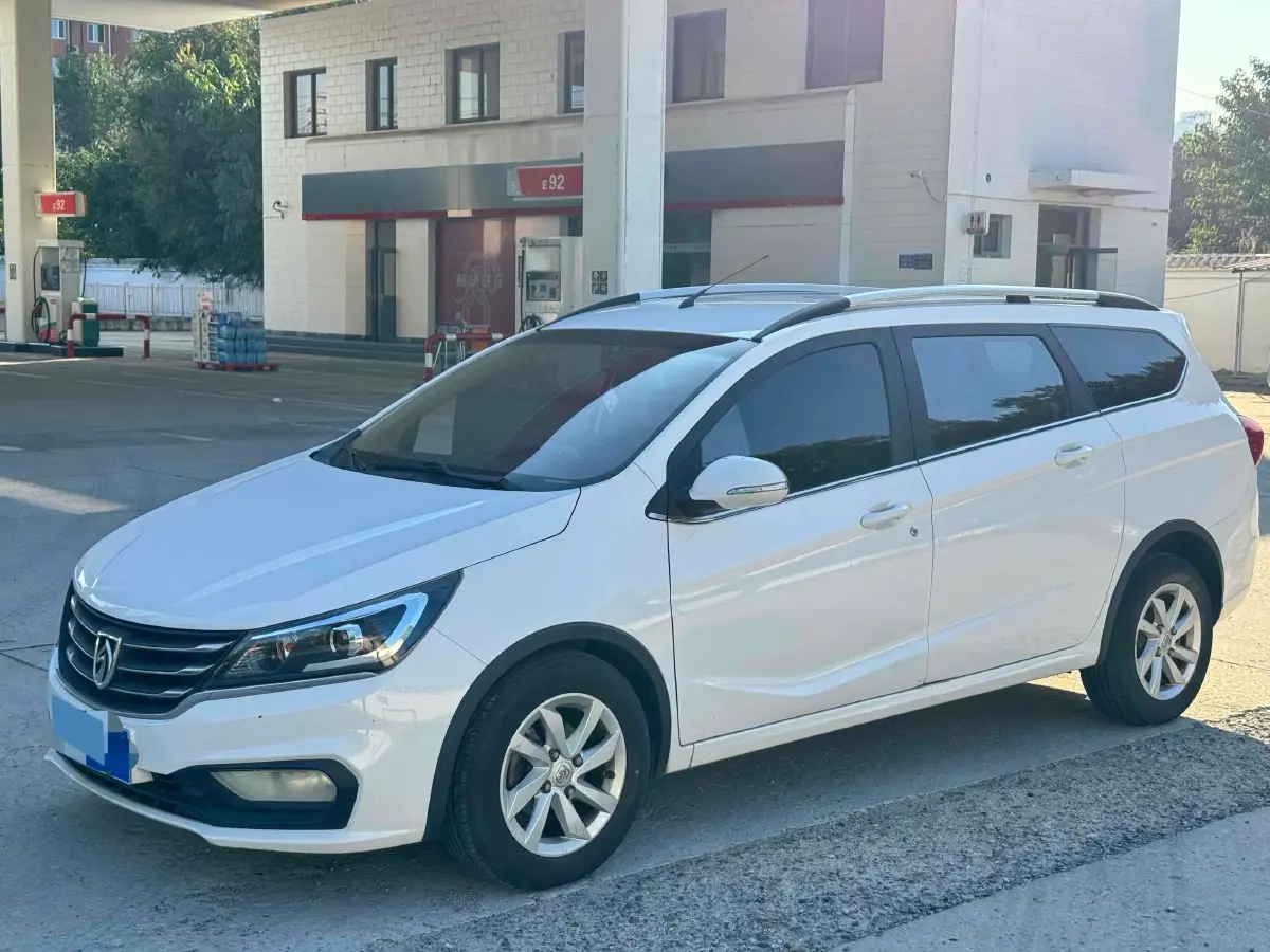 2017 BaoJun 310W 1.5L 112HP L4 6MT