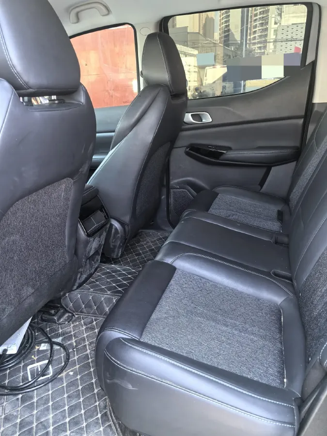 2024 ChangAn UNI-V 2.0T 233HP L4 8AT,autocango,china used car exporter,china ev exporter,chinese used car exporter,chinese used ev exporter