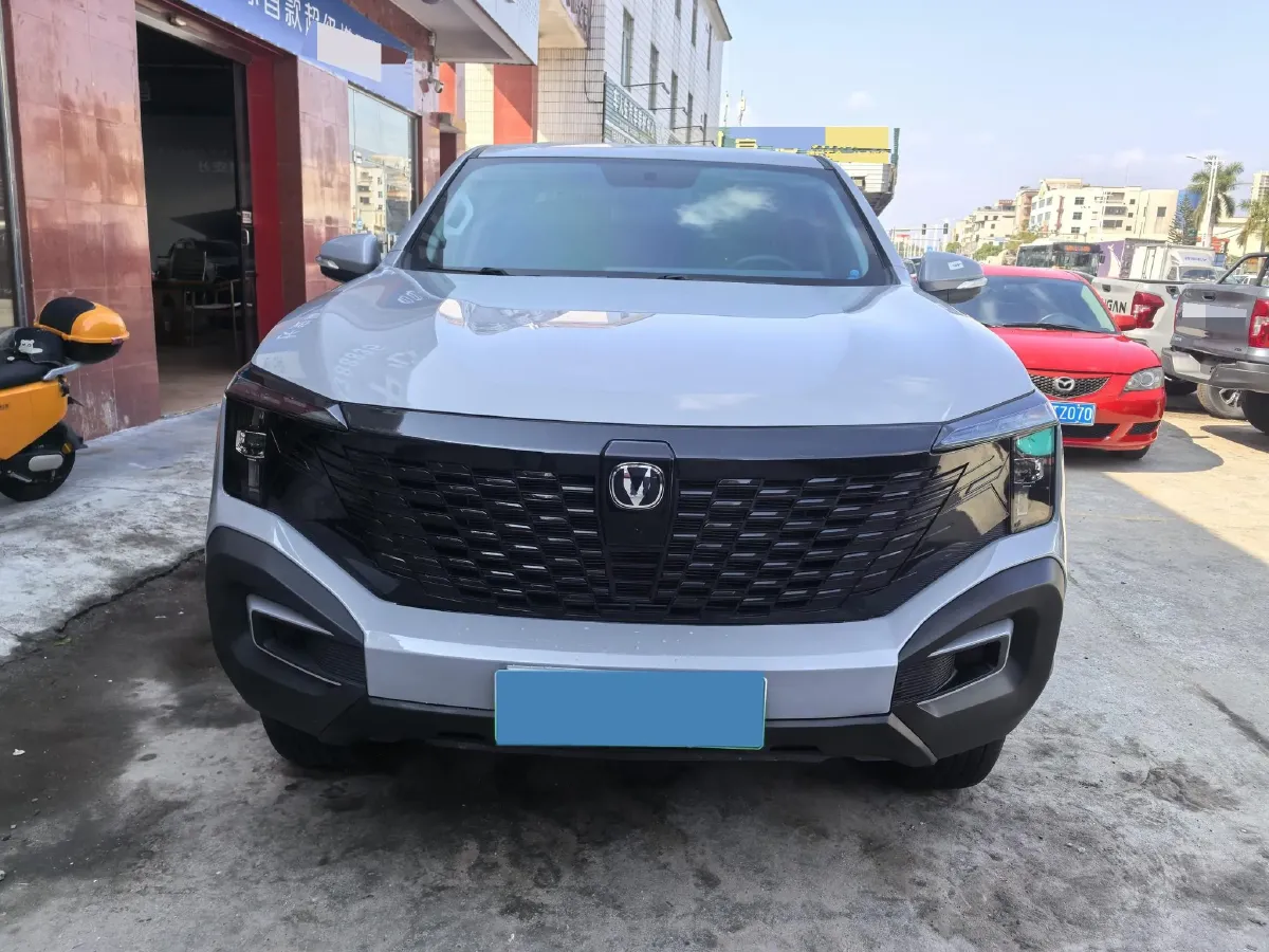 2024 ChangAn UNI-V 2.0T 233HP L4 8AT,autocango,china used car exporter,china ev exporter,chinese used car exporter,chinese used ev exporter