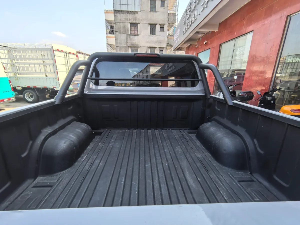 2024 ChangAn UNI-V 2.0T 233HP L4 8AT,autocango,china used car exporter,china ev exporter,chinese used car exporter,chinese used ev exporter