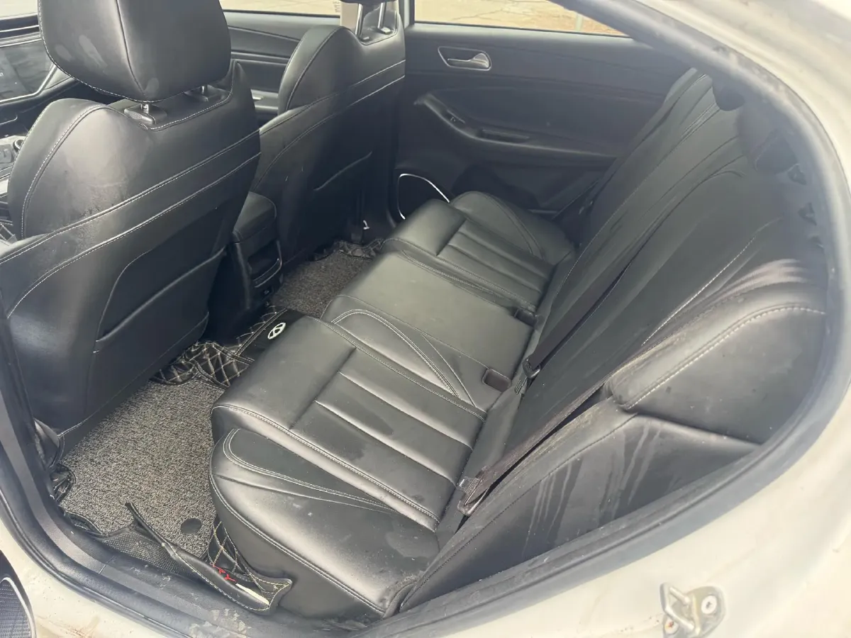 2021 Chery Arrizo 5 Plus 1.5L 116HP L4 5MT,autocango,china used car exporter,china ev exporter,chinese used car exporter,chinese used ev exporter