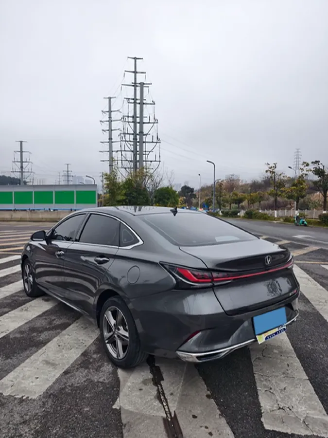 2023 ChangAn Raeton Plus 1.5T 188HP L4 7DCT,autocango,china used car exporter,china ev exporter,chinese used car exporter,chinese used ev exporter