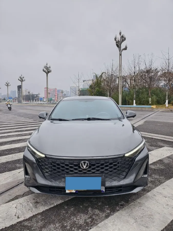 2023 ChangAn Raeton Plus 1.5T 188HP L4 7DCT,autocango,china used car exporter,china ev exporter,chinese used car exporter,chinese used ev exporter