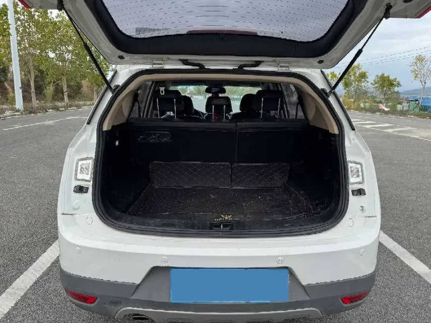 2016 BaoJun 560 1.5T 150HP L4 6MT,autocango,china used car exporter,china ev exporter,chinese used car exporter,chinese used ev exporter