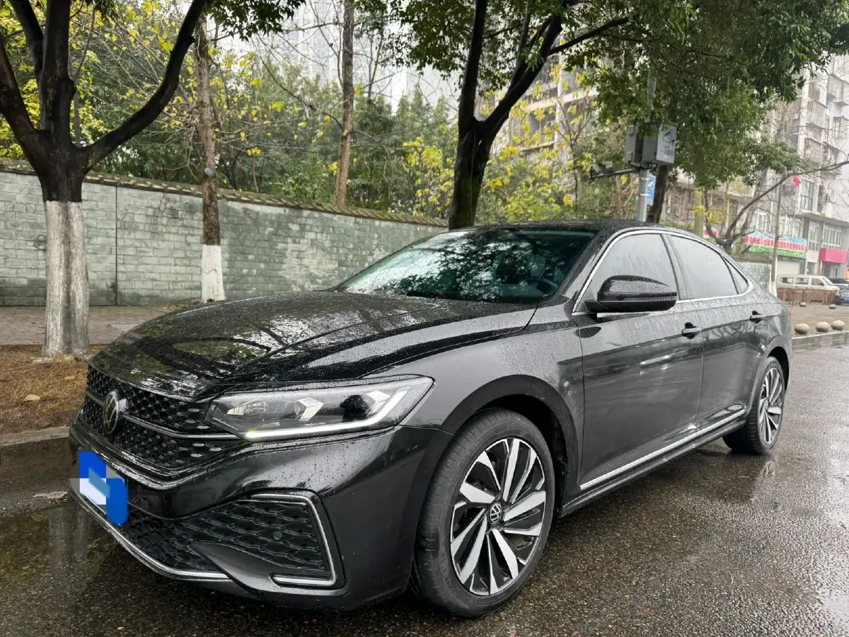 2023 Volkswagen Passat 2.0T 186HP L4 7DCT