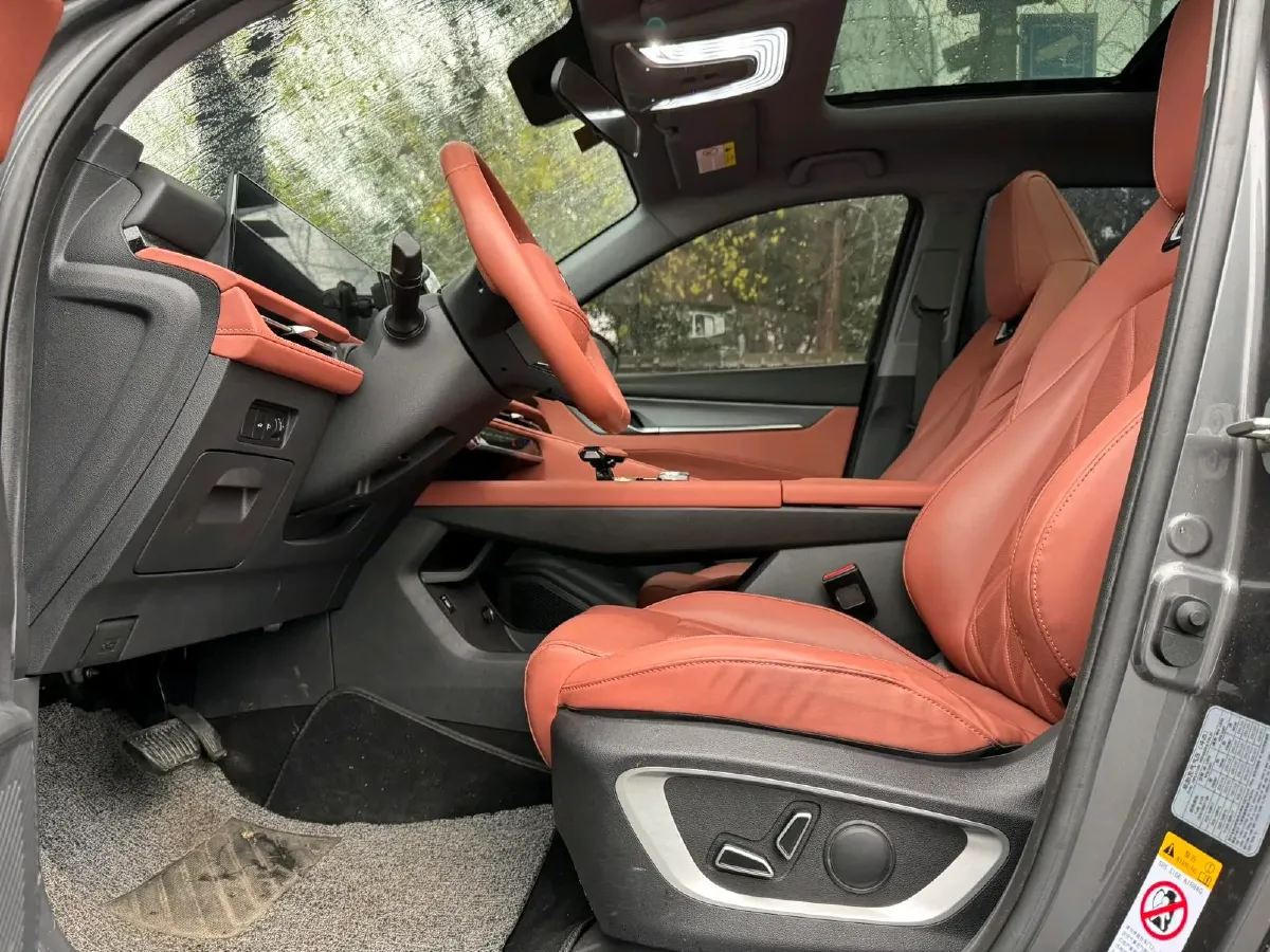 2023 ChangAn CS75 Plus 1.5T 188HP L4 8AT,autocango,china used car exporter,china ev exporter,chinese used car exporter,chinese used ev exporter