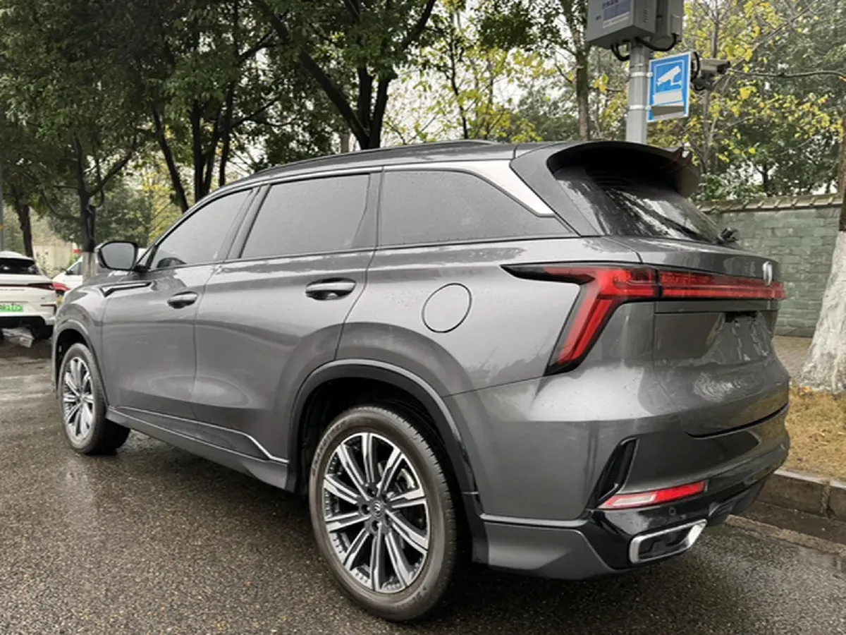 2023 ChangAn CS75 Plus 1.5T 188HP L4 8AT,autocango,china used car exporter,china ev exporter,chinese used car exporter,chinese used ev exporter