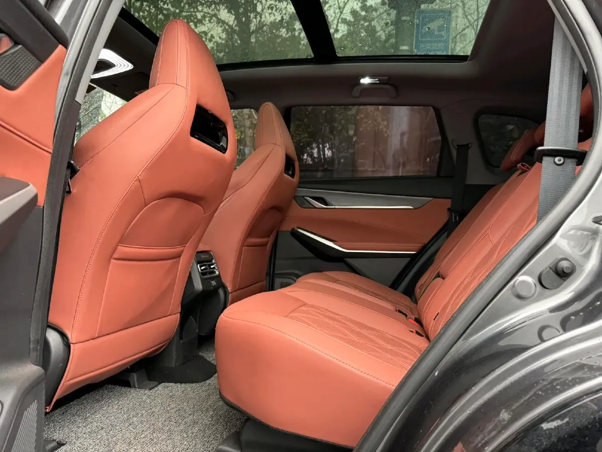 2023 ChangAn CS75 Plus 1.5T 188HP L4 8AT,autocango,china used car exporter,china ev exporter,chinese used car exporter,chinese used ev exporter