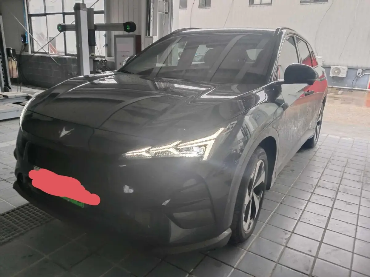 2024 HongQi H5 2.0T 224HP L4 8AT