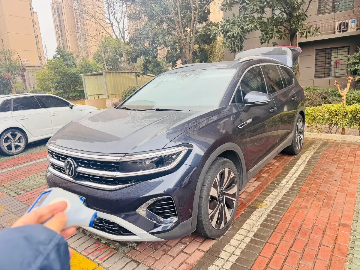 2021 Volkswagen Talagon 2.0T 220HP L4 7DCT