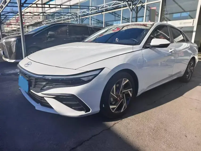 2023 Hyundai Elantra 1.5L 115HP L4 CVT