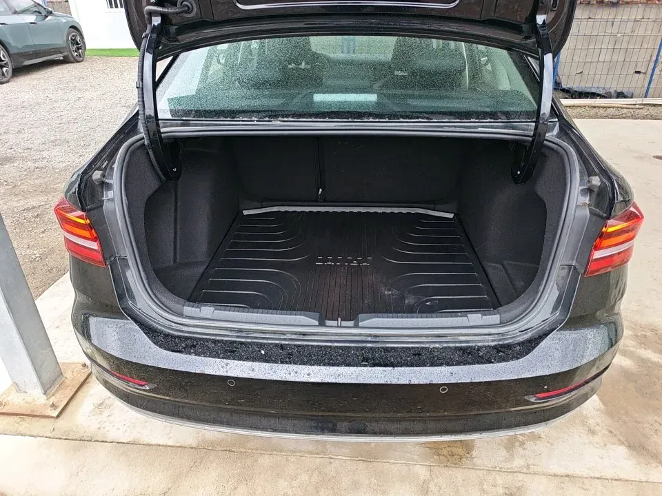 2022 Bestune B70 2.0T 224HP L4 6AT,autocango,china used car exporter,china ev exporter,chinese used car exporter,chinese used ev exporter