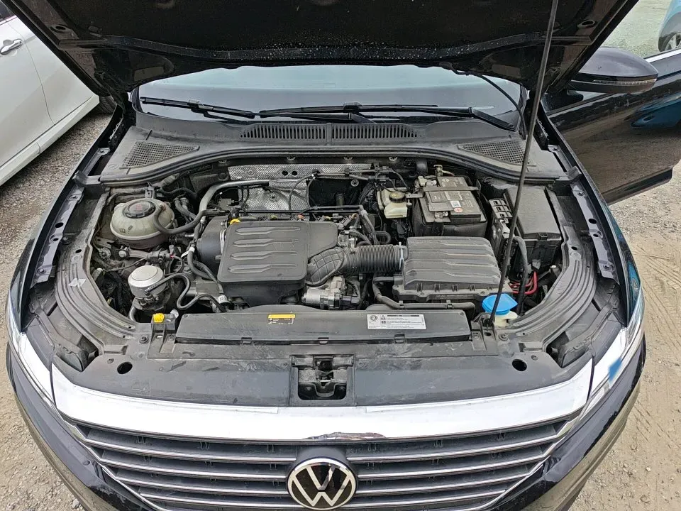 2022 Bestune B70 2.0T 224HP L4 6AT,autocango,china used car exporter,china ev exporter,chinese used car exporter,chinese used ev exporter