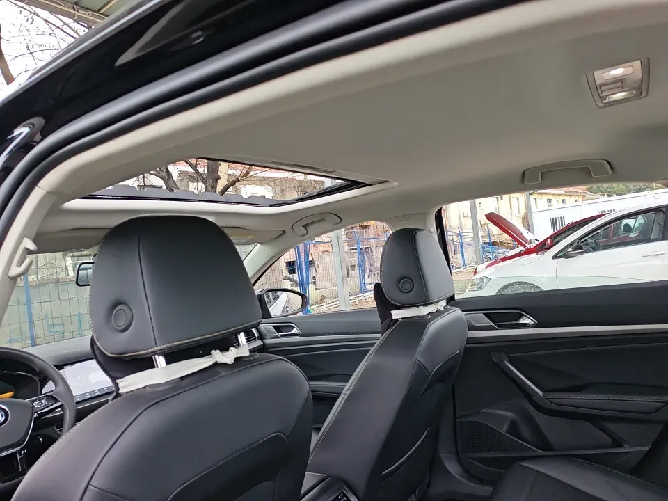 2022 Bestune B70 2.0T 224HP L4 6AT,autocango,china used car exporter,china ev exporter,chinese used car exporter,chinese used ev exporter