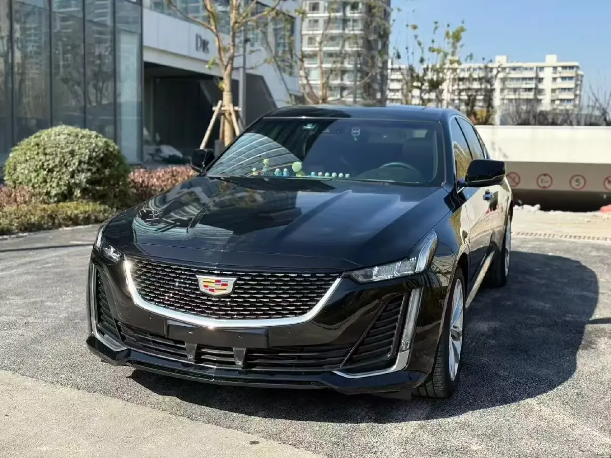 2022 Cadillac CT5 2.0T 237HP L4 10AT