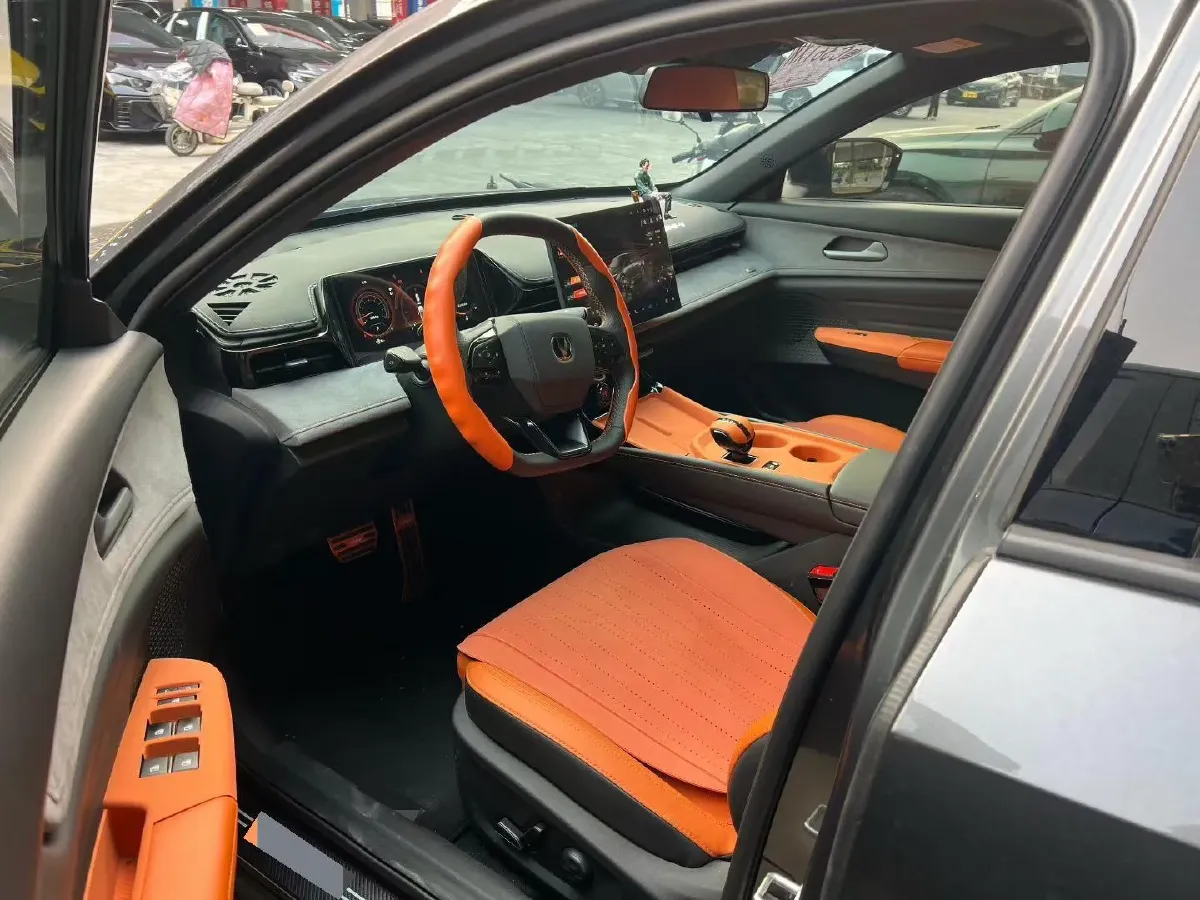 2025 ChangAn UNI-V 2.0T 245HP L4 8AT,autocango,china used car exporter,china ev exporter,chinese used car exporter,chinese used ev exporter