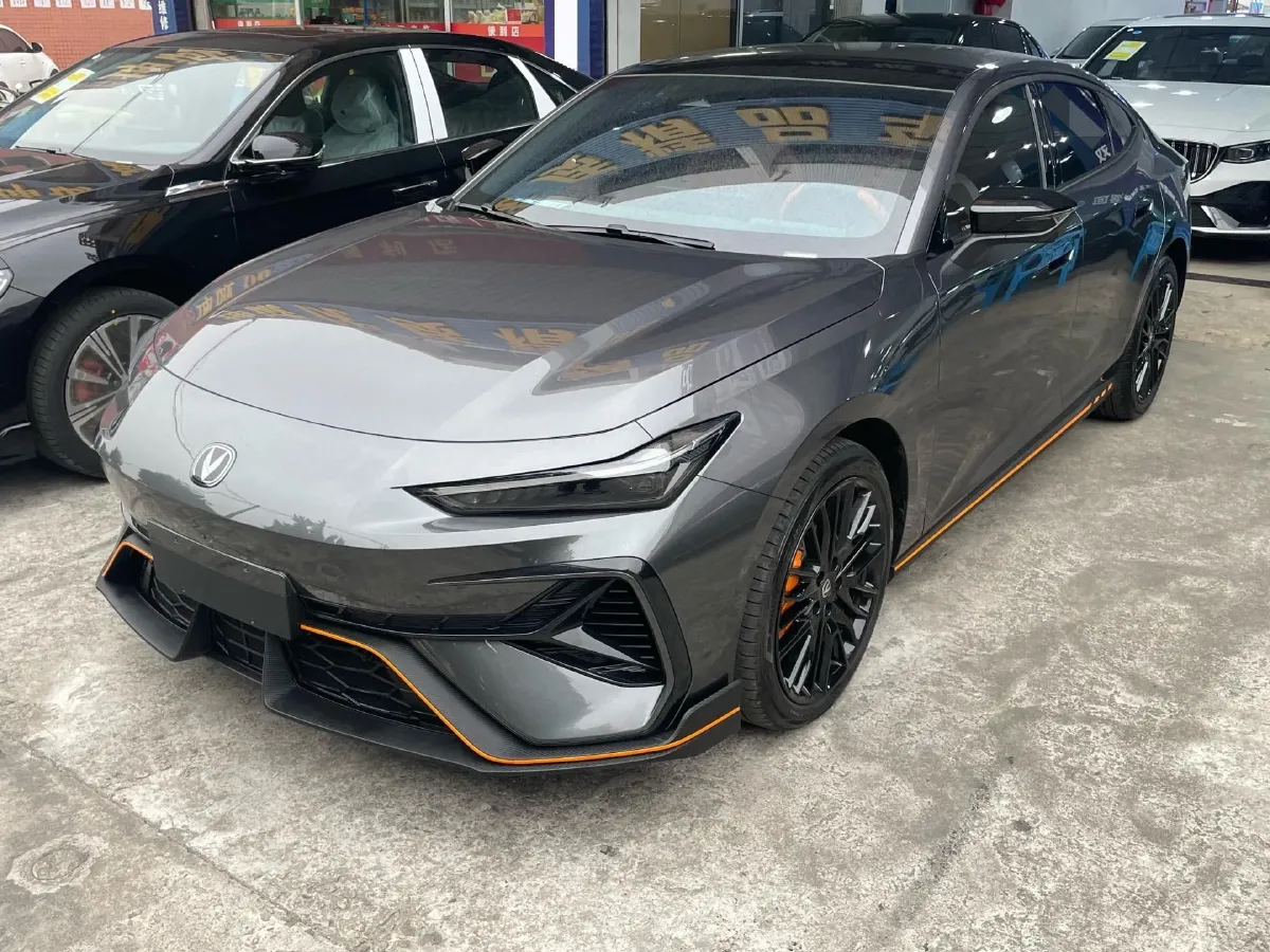 2025 ChangAn UNI-V 2.0T 245HP L4 8AT,autocango,china used car exporter,china ev exporter,chinese used car exporter,chinese used ev exporter