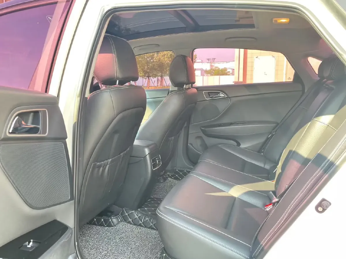 2017 Hyundai Mistra 1.6T 175HP L4 7DCT,autocango,china used car exporter,china ev exporter,chinese used car exporter,chinese used ev exporter