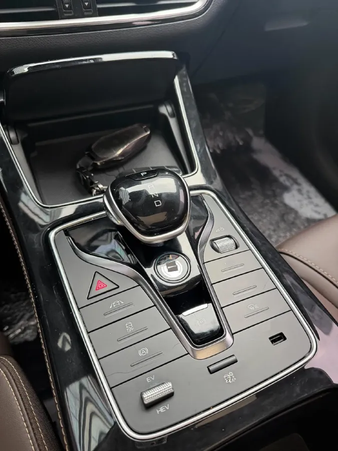 2022 Exceed LXC-DM 1.5T 156HP L4 3DHT PHEV 19.27KWH,autocango,china used car exporter,china ev exporter,chinese used car exporter,chinese used ev exporter