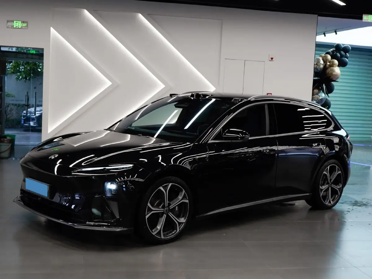 2023 NIO ET5T BEV 75KWH