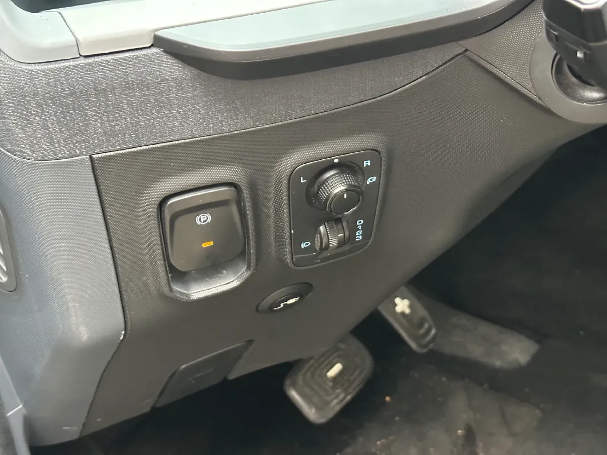 2021 WuLing Nano EV BEV 28KWH,autocango,china used car exporter,china ev exporter,chinese used car exporter,chinese used ev exporter