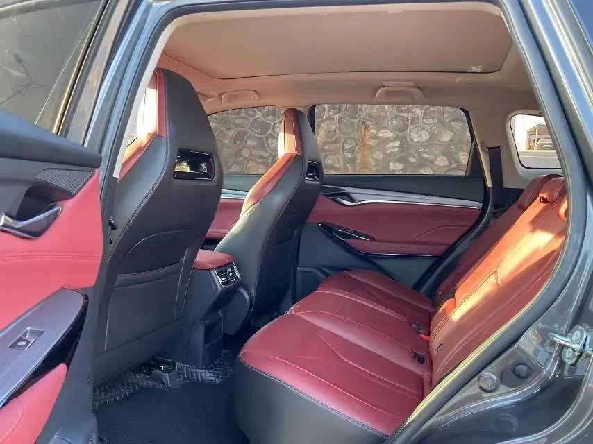 2022 ChangAn CS75 Plus 2.0T 233HP L4 8AT,autocango,china used car exporter,china ev exporter,chinese used car exporter,chinese used ev exporter