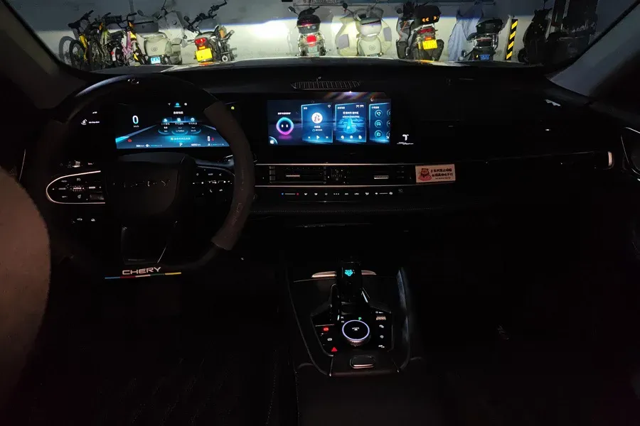 2025 Chery Tiggo 7 Plus 1.6T 197HP L4 8AT,autocango,china used car exporter,china ev exporter,chinese used car exporter,chinese used ev exporter