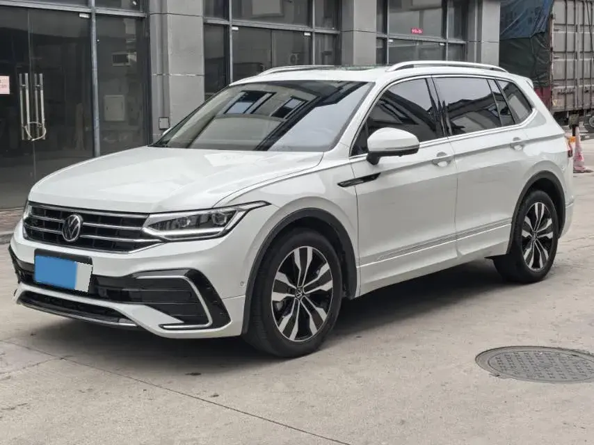 2024 Volkswagen Tiguan L 2.0T 186HP L4 7DCT
