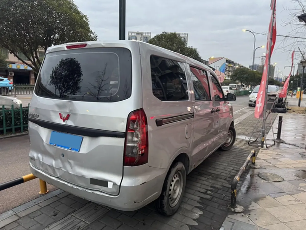 2019 WuLing HongGuang V 1.5L 99HP L4 6MT,autocango,china used car exporter,china ev exporter,chinese used car exporter,chinese used ev exporter