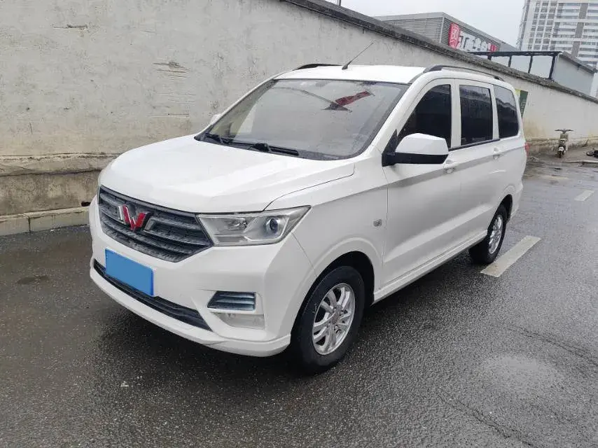 2019 WuLing HongGuang 1.5L 99HP L4 6MT