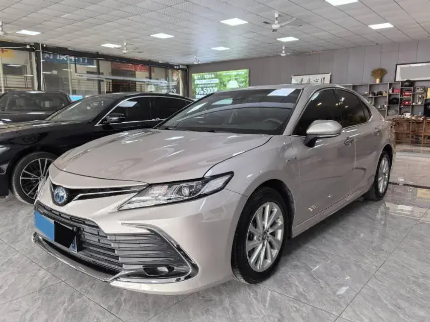 2021 Toyota Camry 2.5L 178HP L4 E-CVT Hybrid