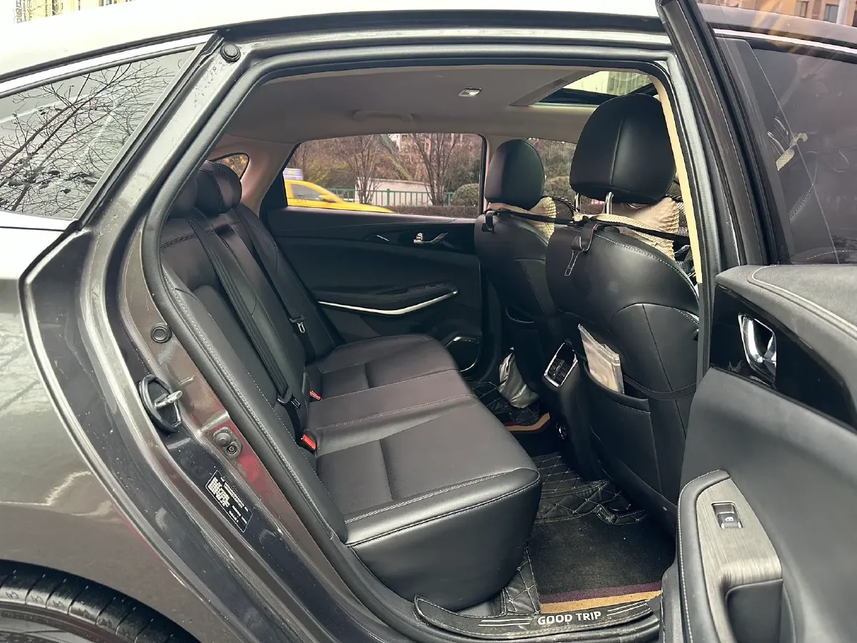 2021 ChangAn Raeton CC 1.5T 180HP L4 7DCT,autocango,china used car exporter,china ev exporter,chinese used car exporter,chinese used ev exporter