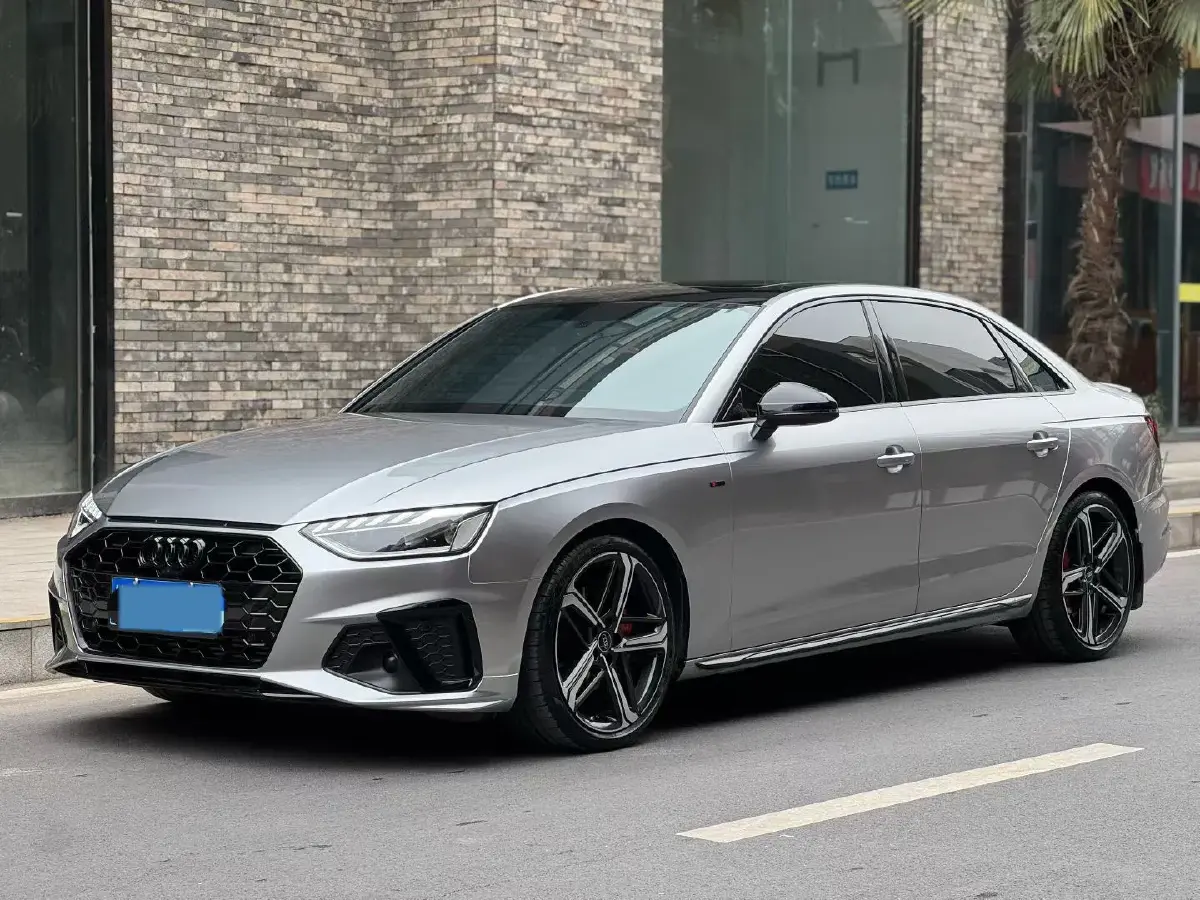 2025 Audi A4L 2.0T 190HP L4 7DCT