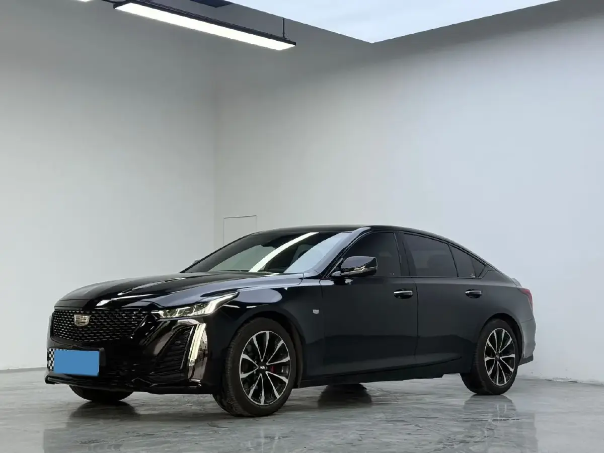 2022 Cadillac CT5 2.0T 237HP L4 10AT