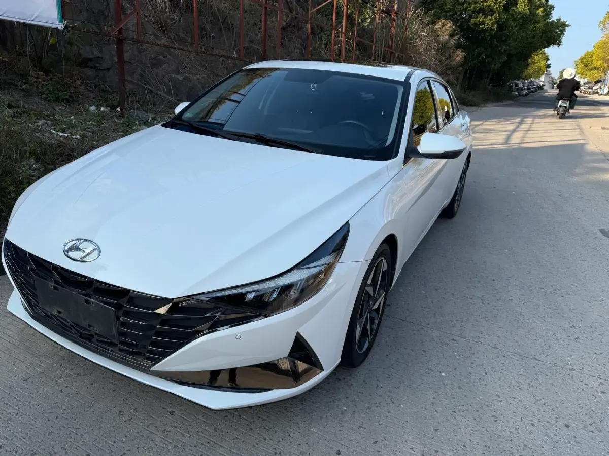 2021 Hyundai Elantra 1.5L 115HP L4 CVT