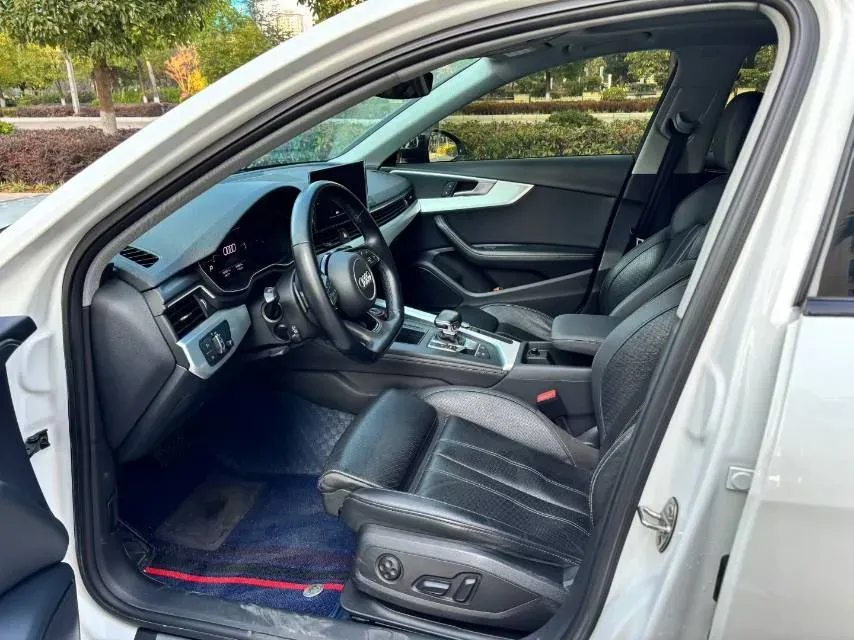 2020 Audi A4L 2.0T 190HP L4 7DCT,autocango,china used car exporter,china ev exporter,chinese used car exporter,chinese used ev exporter