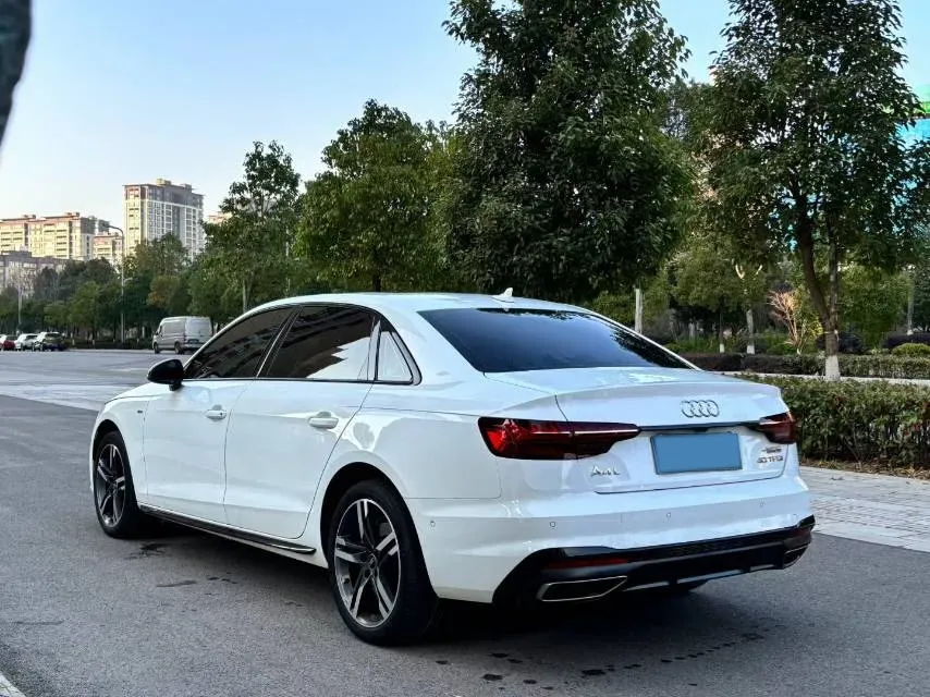 2020 Audi A4L 2.0T 190HP L4 7DCT,autocango,china used car exporter,china ev exporter,chinese used car exporter,chinese used ev exporter