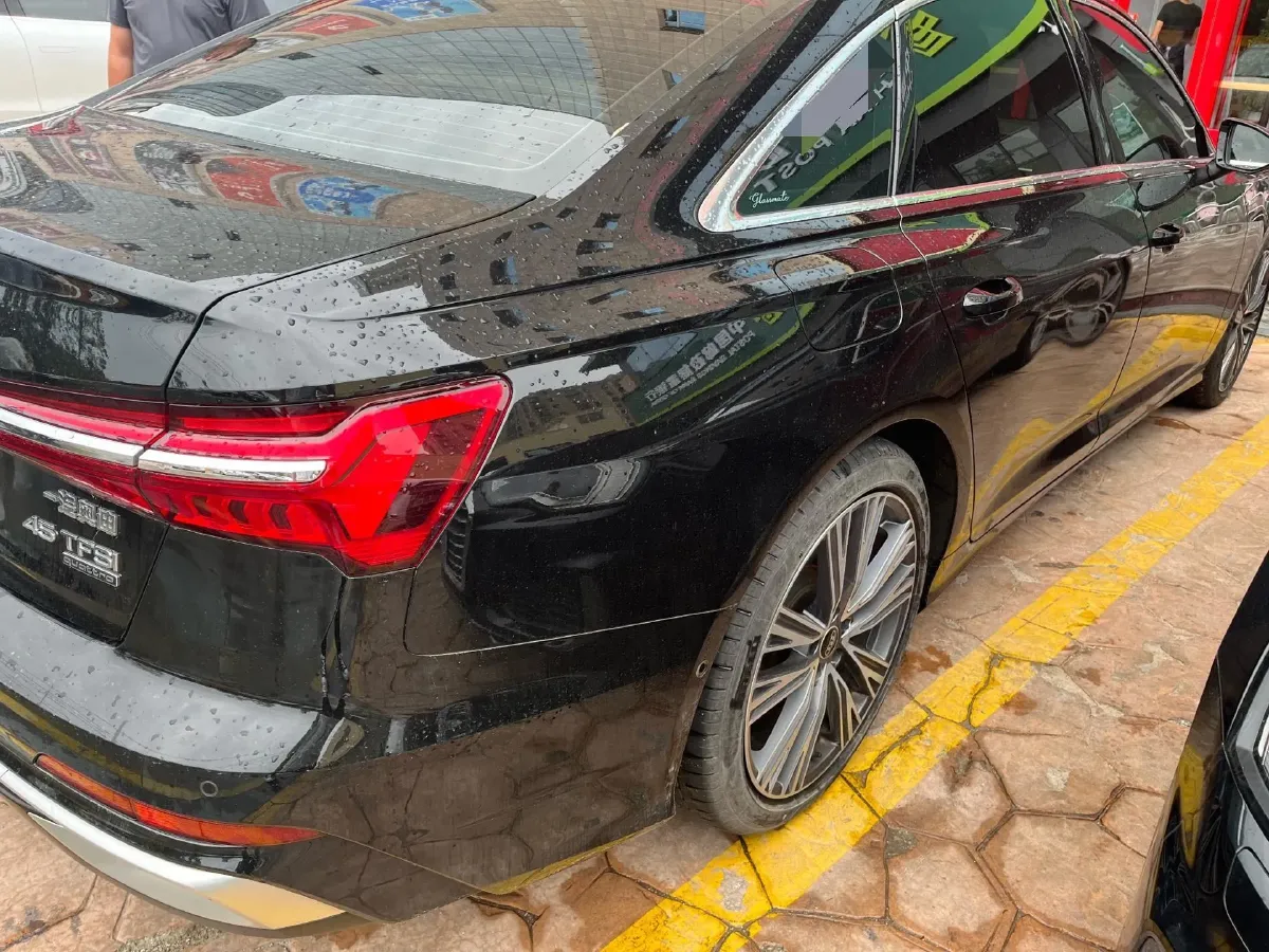 2024 Audi A6L 2.0T 245HP L4 7DCT,autocango,china used car exporter,china ev exporter,chinese used car exporter,chinese used ev exporter