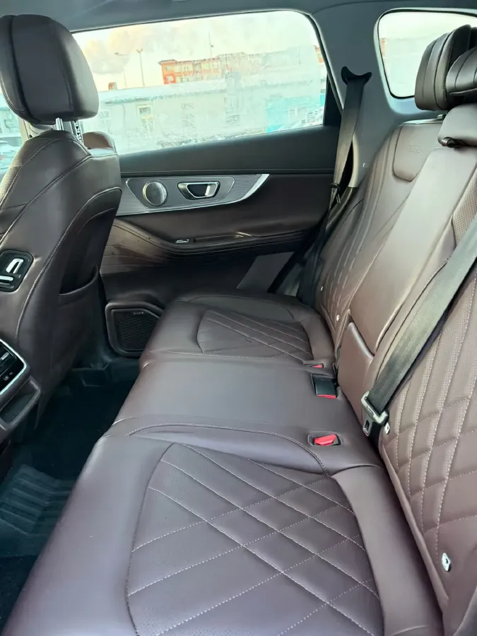 2022 Chery Tiggo 8 PRO 2.0T 254HP L4 7DCT,autocango,china used car exporter,china ev exporter,chinese used car exporter,chinese used ev exporter