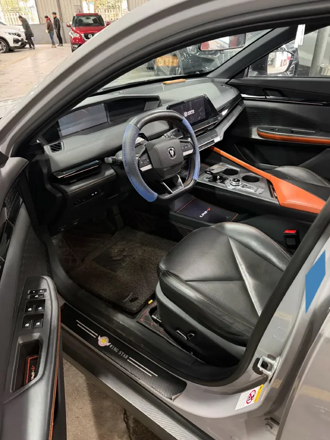 2022 ChangAn UNI-V 1.5T 188HP L4 7DCT,autocango,china used car exporter,china ev exporter,chinese used car exporter,chinese used ev exporter