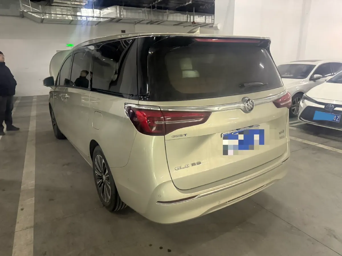 2022 Buick GL8 2.0T 237HP L4 9AT,autocango,china used car exporter,china ev exporter,chinese used car exporter,chinese used ev exporter