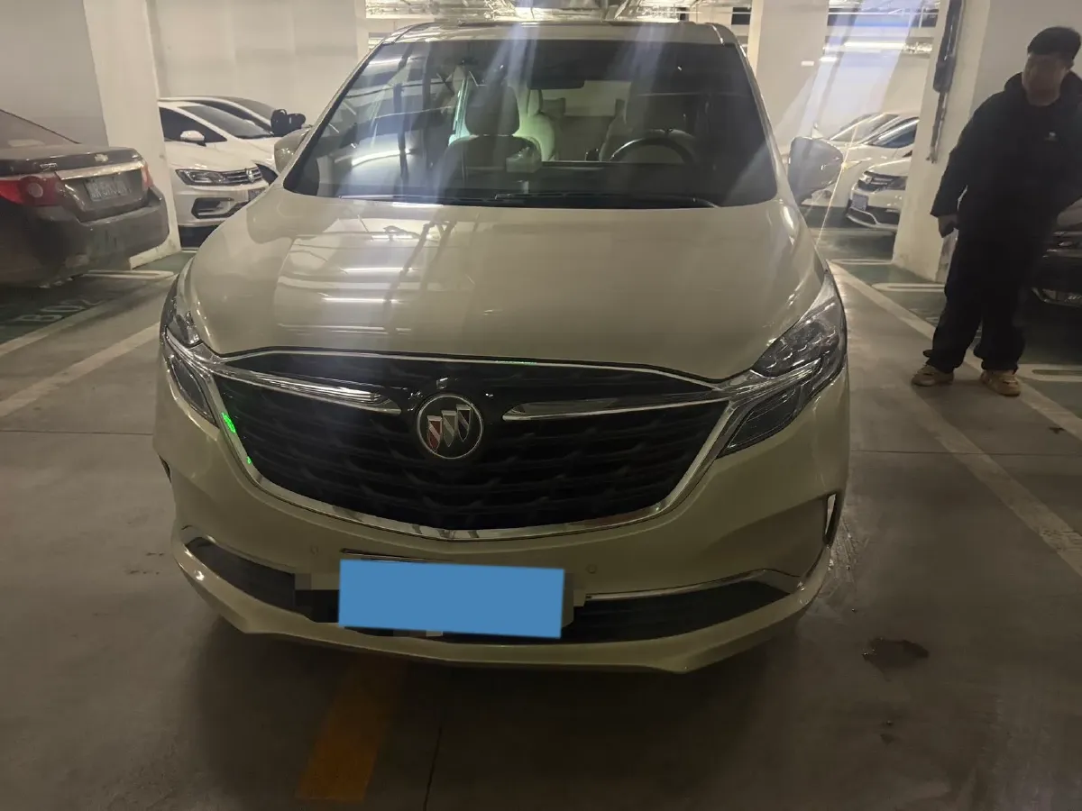 2022 Buick GL8 2.0T 237HP L4 9AT,autocango,china used car exporter,china ev exporter,chinese used car exporter,chinese used ev exporter