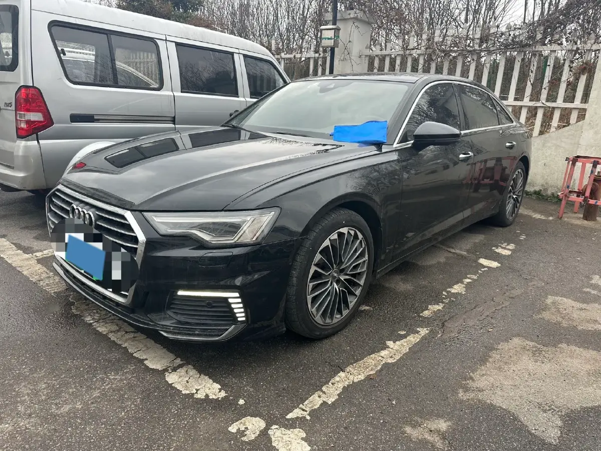2020 Audi A6L 2.0T 252HP L4 7DCT PHEV 14.1KWH