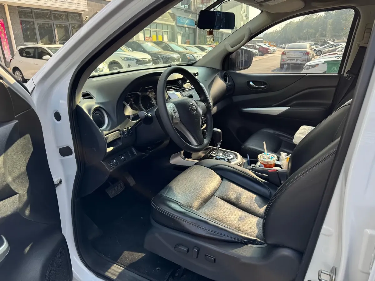 2021 Nissan Navara 2.5L 190HP L4 7AT,autocango,china used car exporter,china ev exporter,chinese used car exporter,chinese used ev exporter
