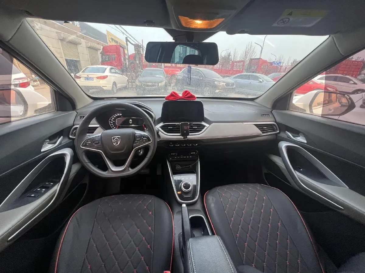 2019 BaoJun RM-5 1.5L 99HP L4 6MT,autocango,china used car exporter,china ev exporter,chinese used car exporter,chinese used ev exporter