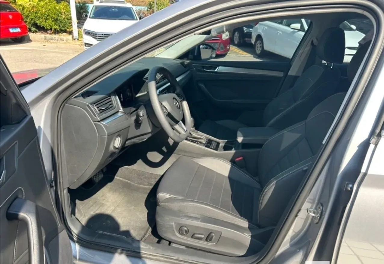 2024 Skoda Superb 1.4T 150HP L4 7DCT,autocango,china used car exporter,china ev exporter,chinese used car exporter,chinese used ev exporter