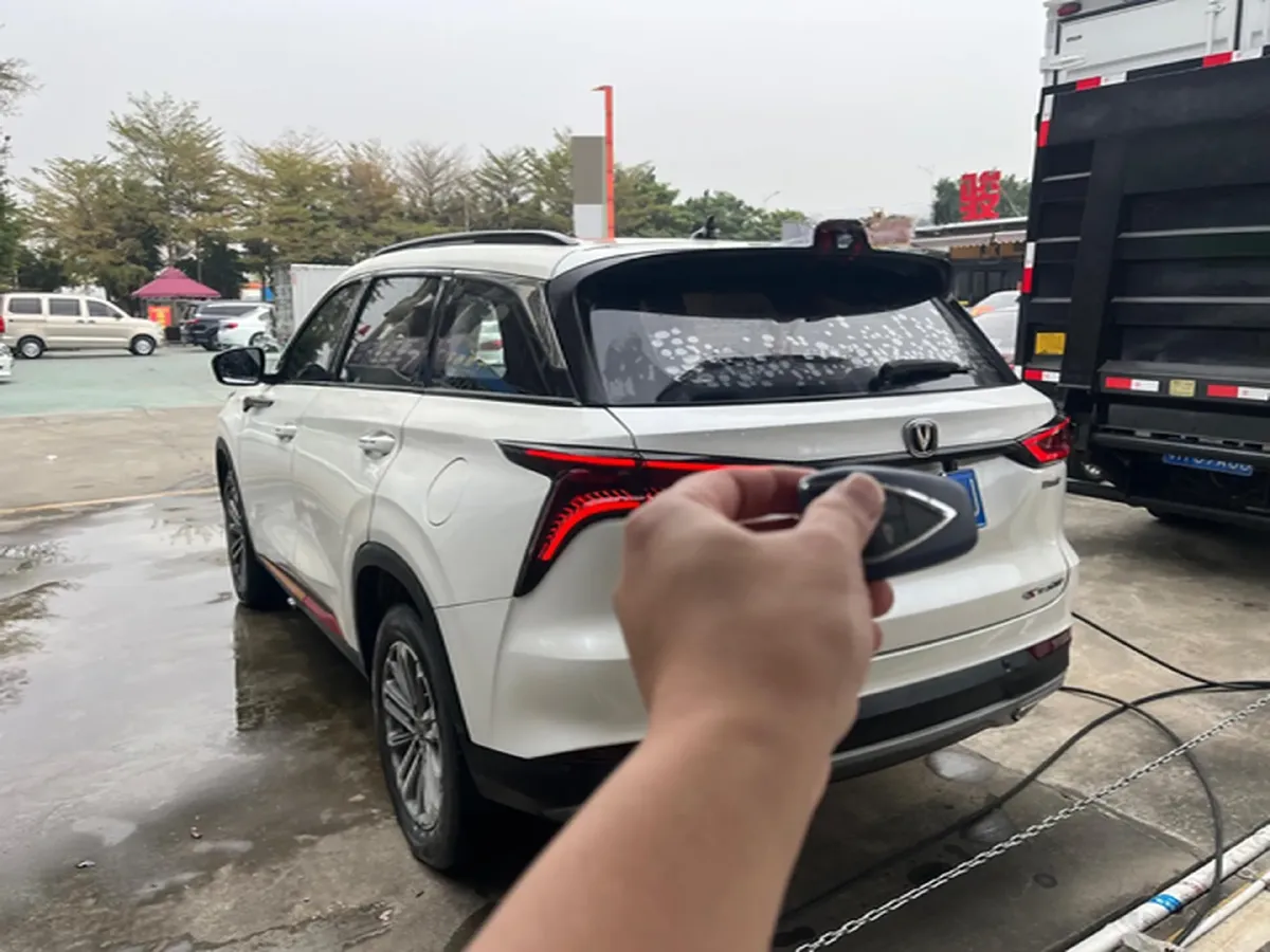 2021 ChangAn CS75 Plus 1.5T 178HP L4 6AT,autocango,china used car exporter,china ev exporter,chinese used car exporter,chinese used ev exporter