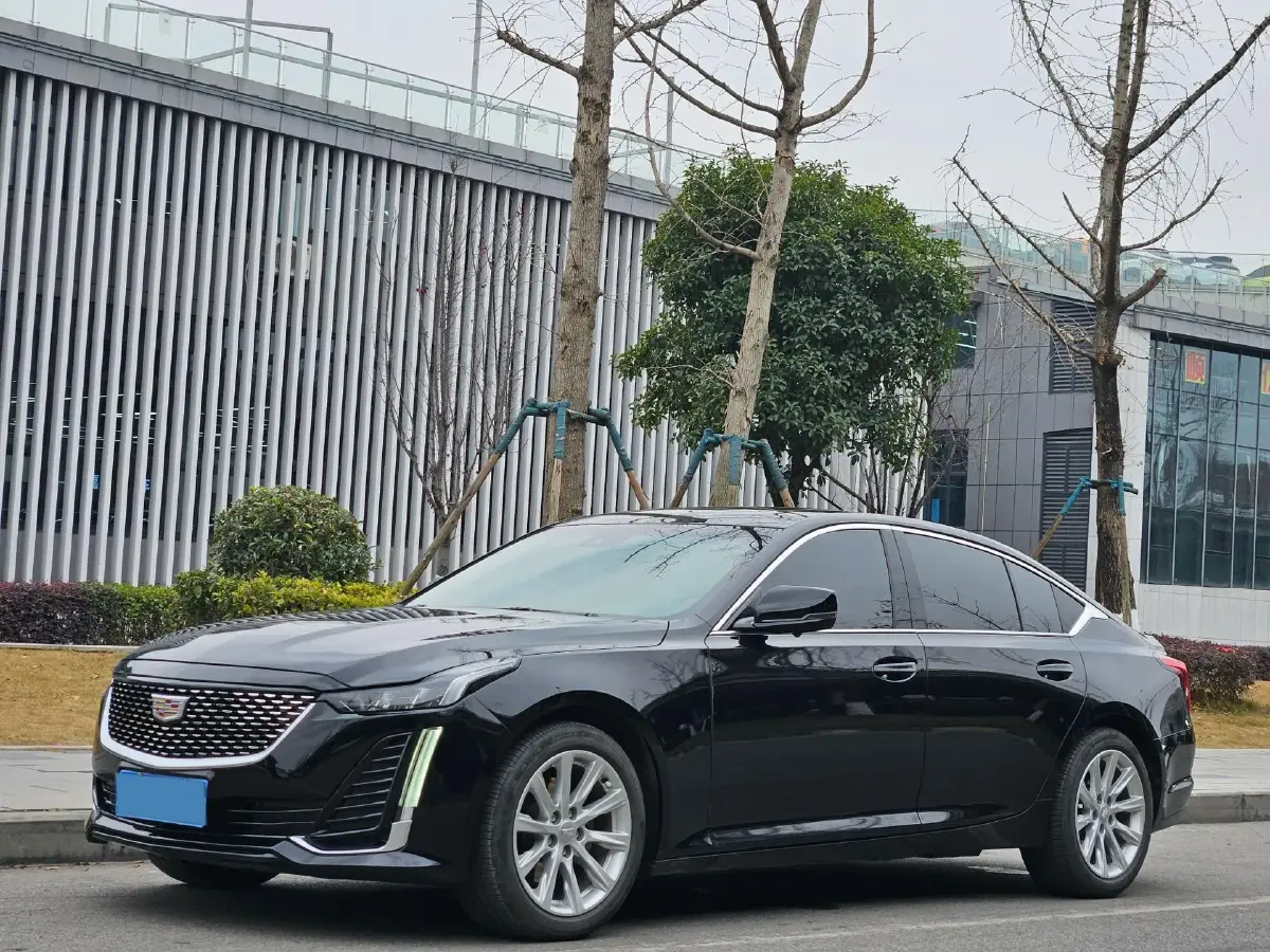 2022 Cadillac CT5 2.0T 237HP L4 10AT